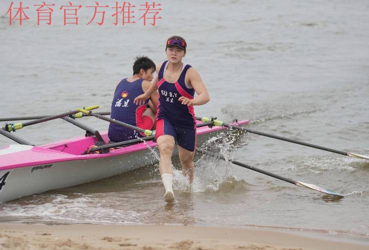 国家海岸赛艇队劈波斩浪划向洛杉矶